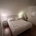 بيت للعطل Sarcander *